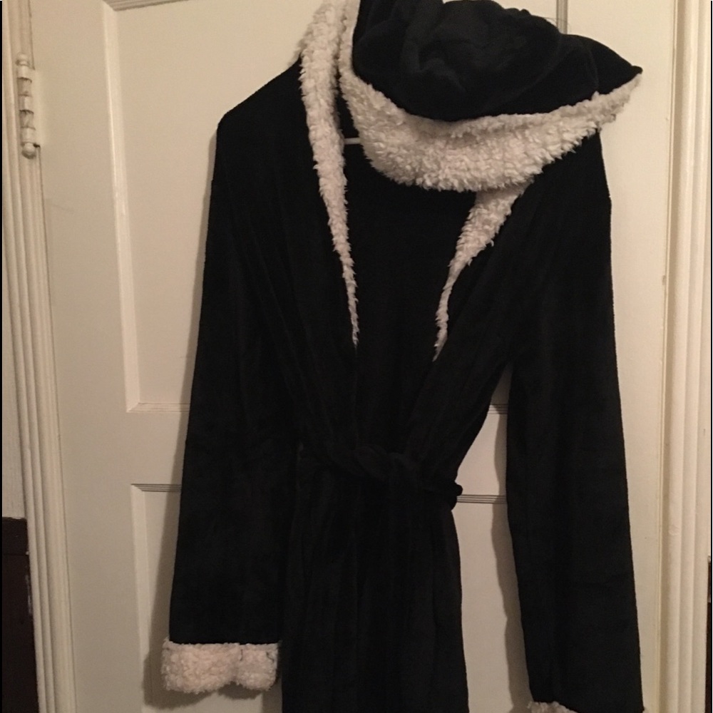 Body Candy Robe - *Great Condition **